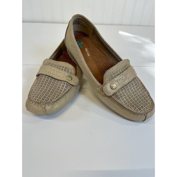Baretraps Loafers Womens Comfort Perforated Leather Gold Oakes ‎ Size 8.5 - Picture 1 of 7